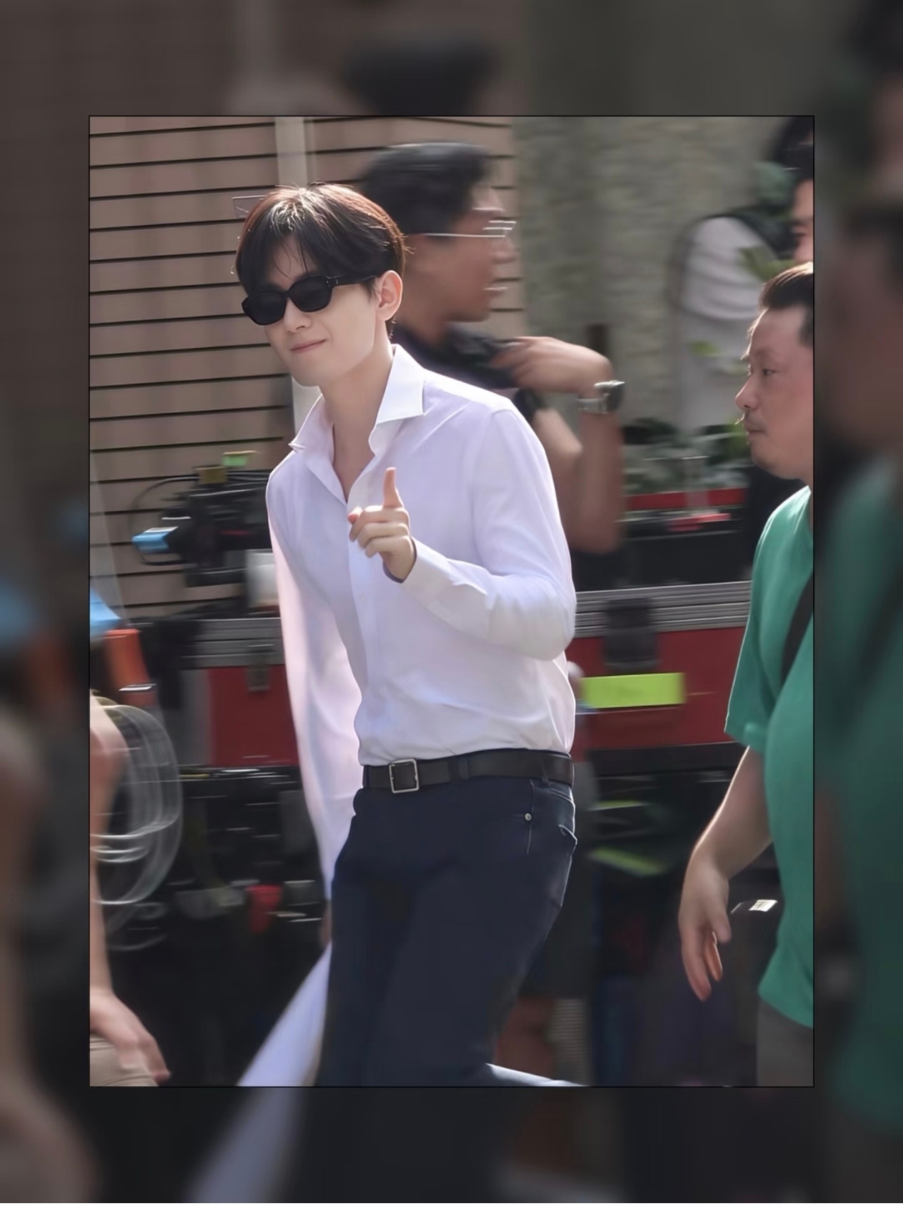 e：你们不乖哦！很不乖哦～🥝：哥哥我们很乖的 