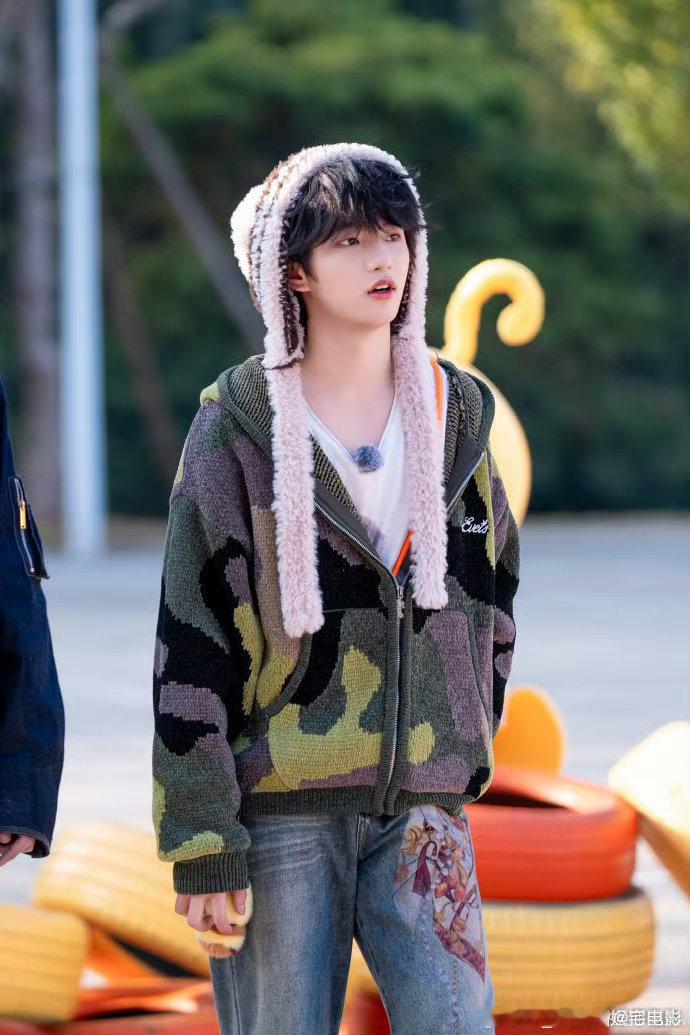 穆祉丞再跳我工作要没了周五晚高疯穆祉丞再这么跳下去，怕是真的要担心自己工作不保，