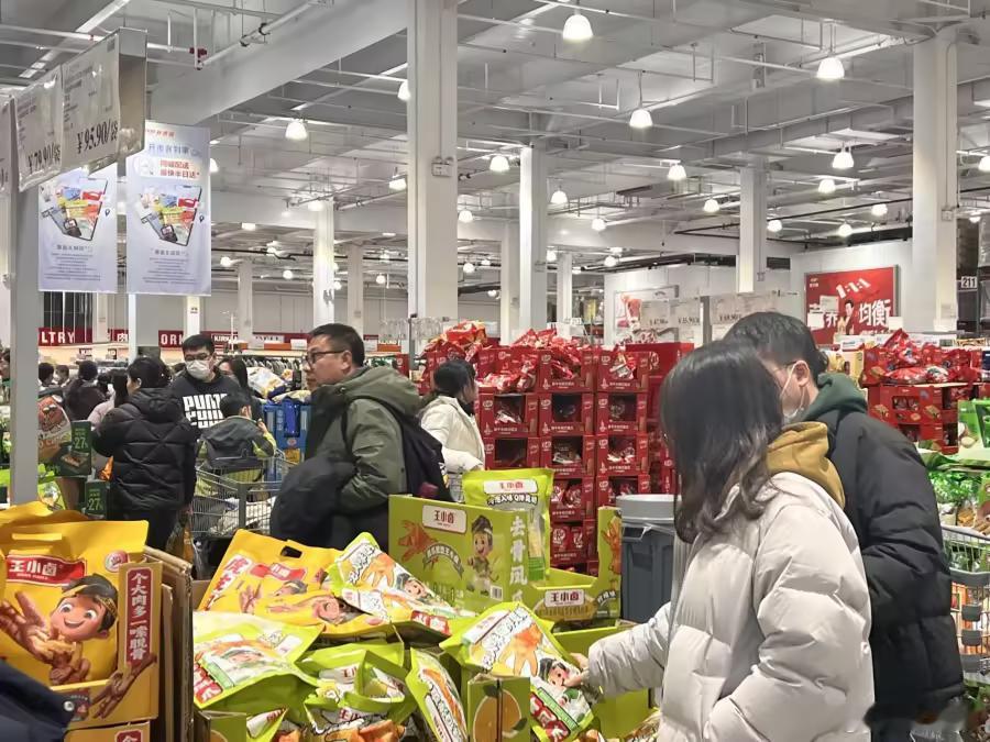 90后开始当家主持年夜饭春节将至，90后开始当家主持年夜饭。不少人选择预制菜包，