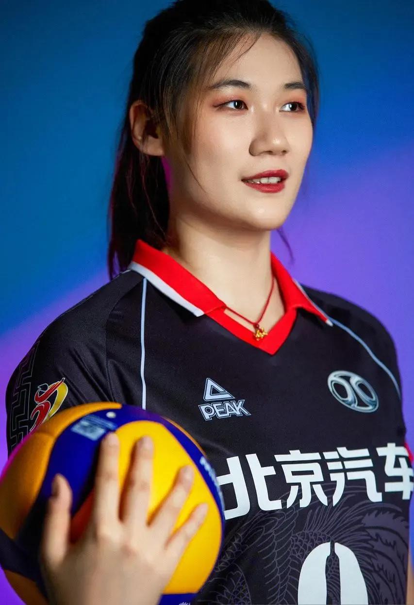 [[赞]🌹王芸蕗俄罗斯首秀，干得漂亮[赞]🌹]
      今晚， 王芸蕗所