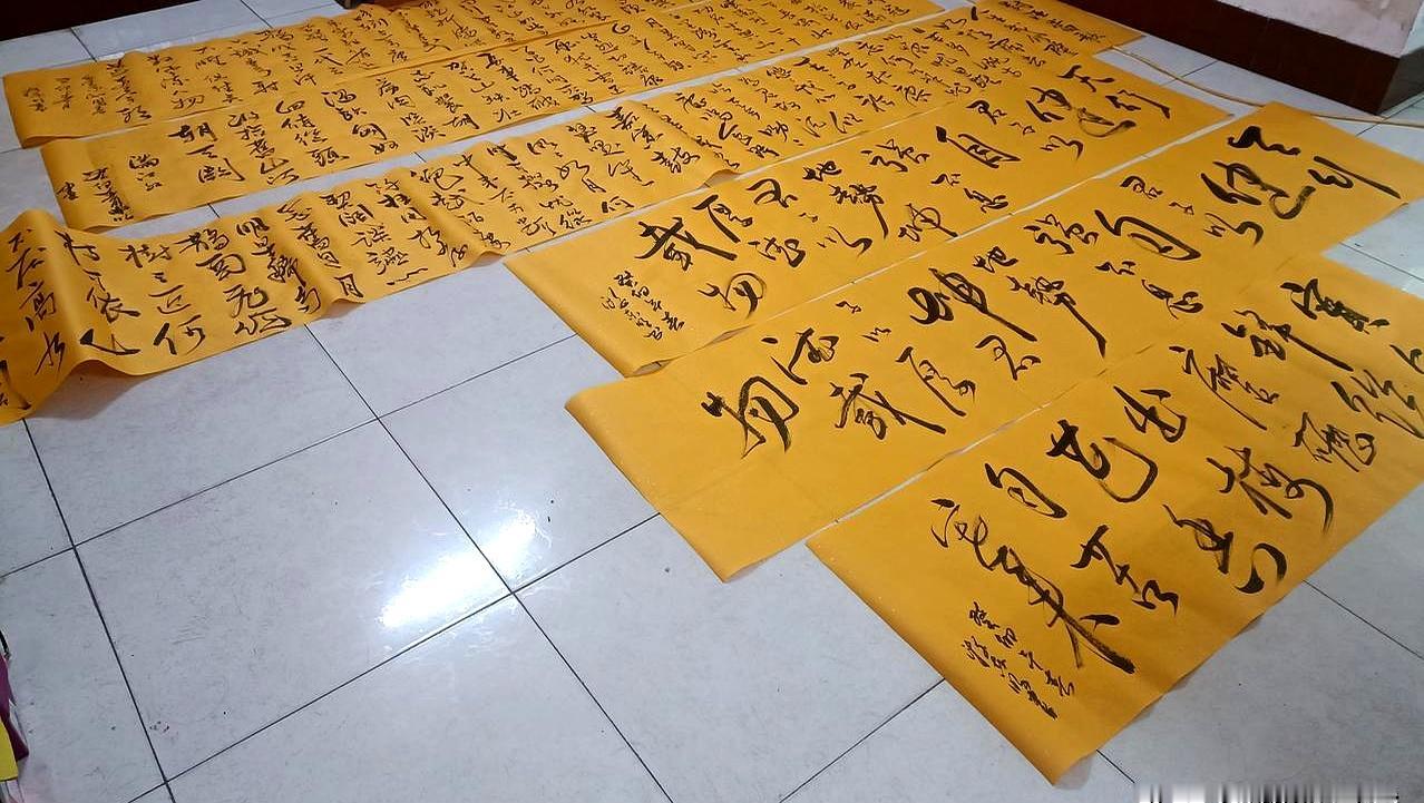 你有没有发现，现在学校里连书法美术课都快绝迹了？
课表上有名字，但实际要么被替换