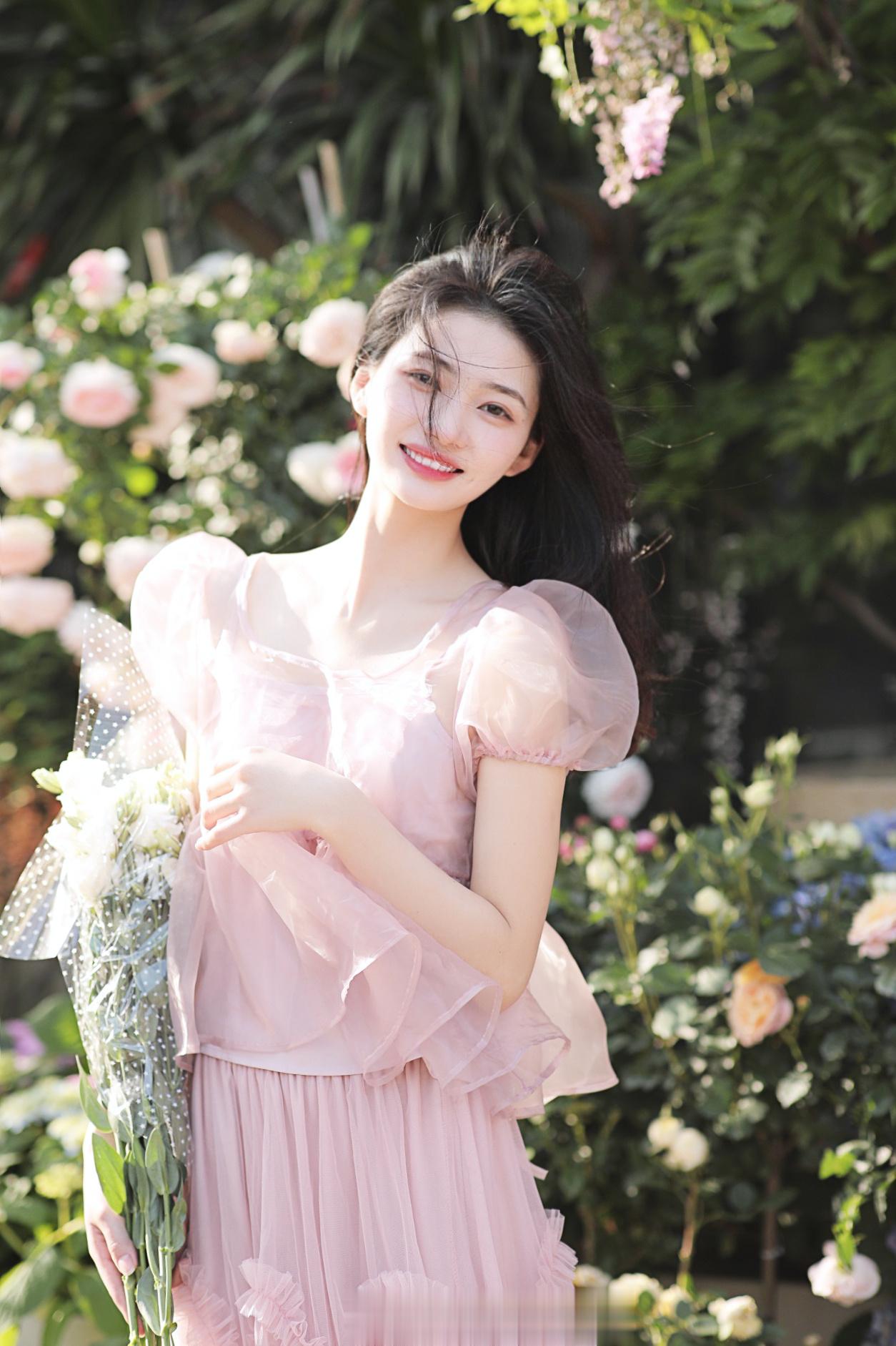 被花花包围🌷 ​​​