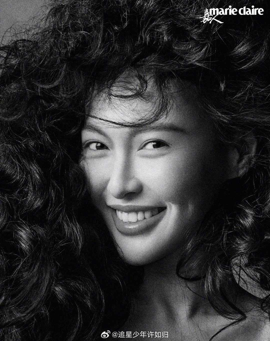 唐嫣嘉人造型唐嫣人生各色大片 的嘉人三月刊封面来了，最喜欢复古卷发配红裙那组。那