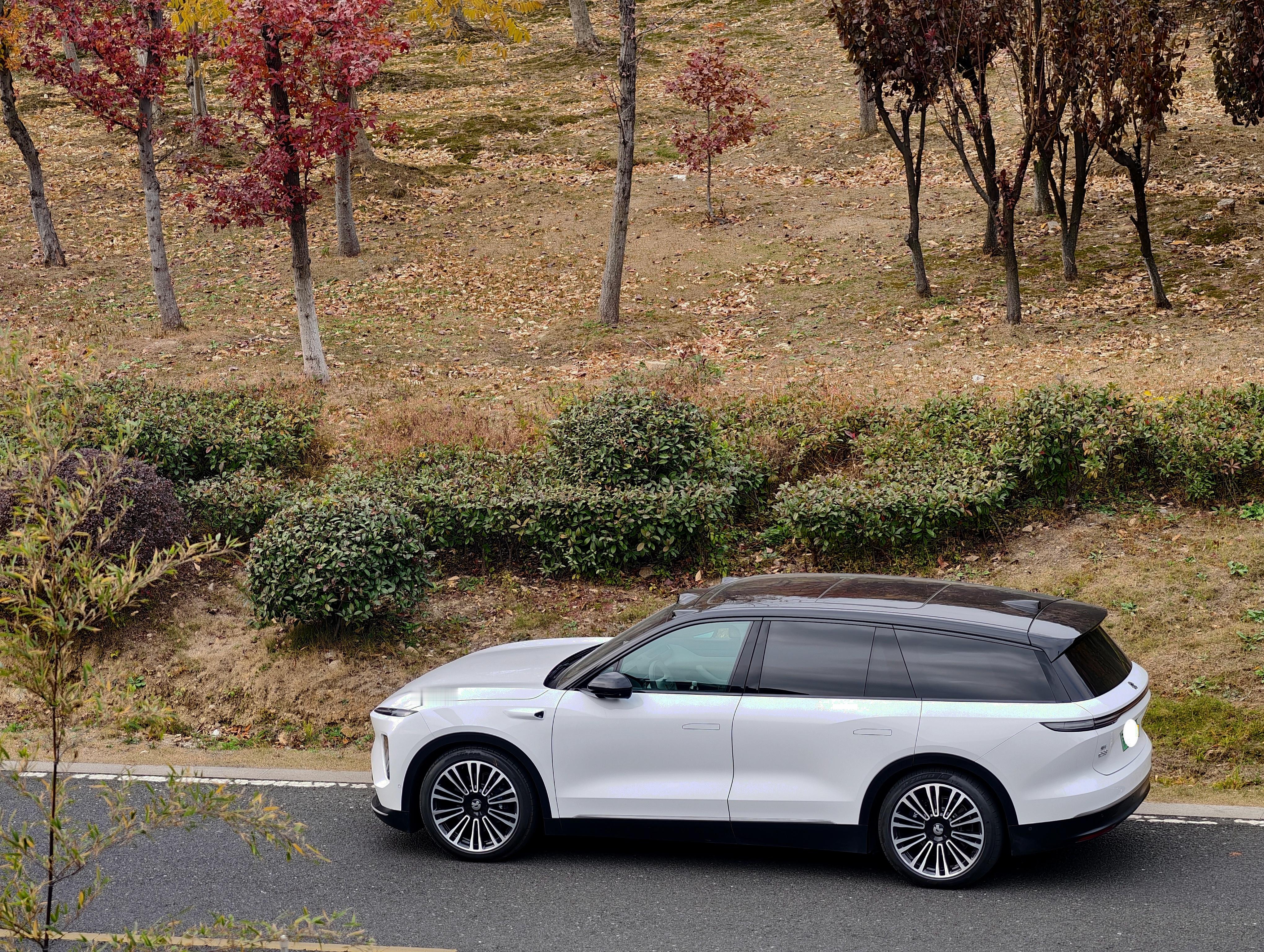 换胎记 31寸轮胎，终于回到它忠实的二代ES8上 