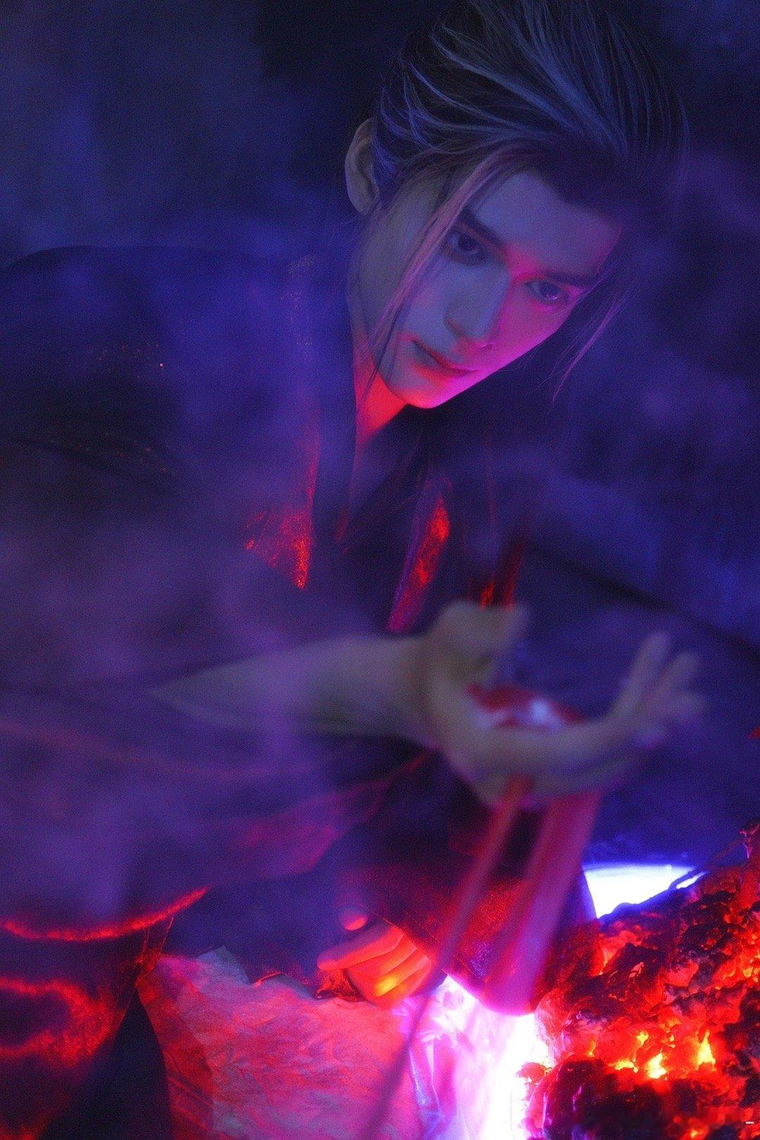 章时安中式怪诞新郎官 谁懂章时安这个新郎官造型出来的救赎感啊，我直接一个丝滑入坑