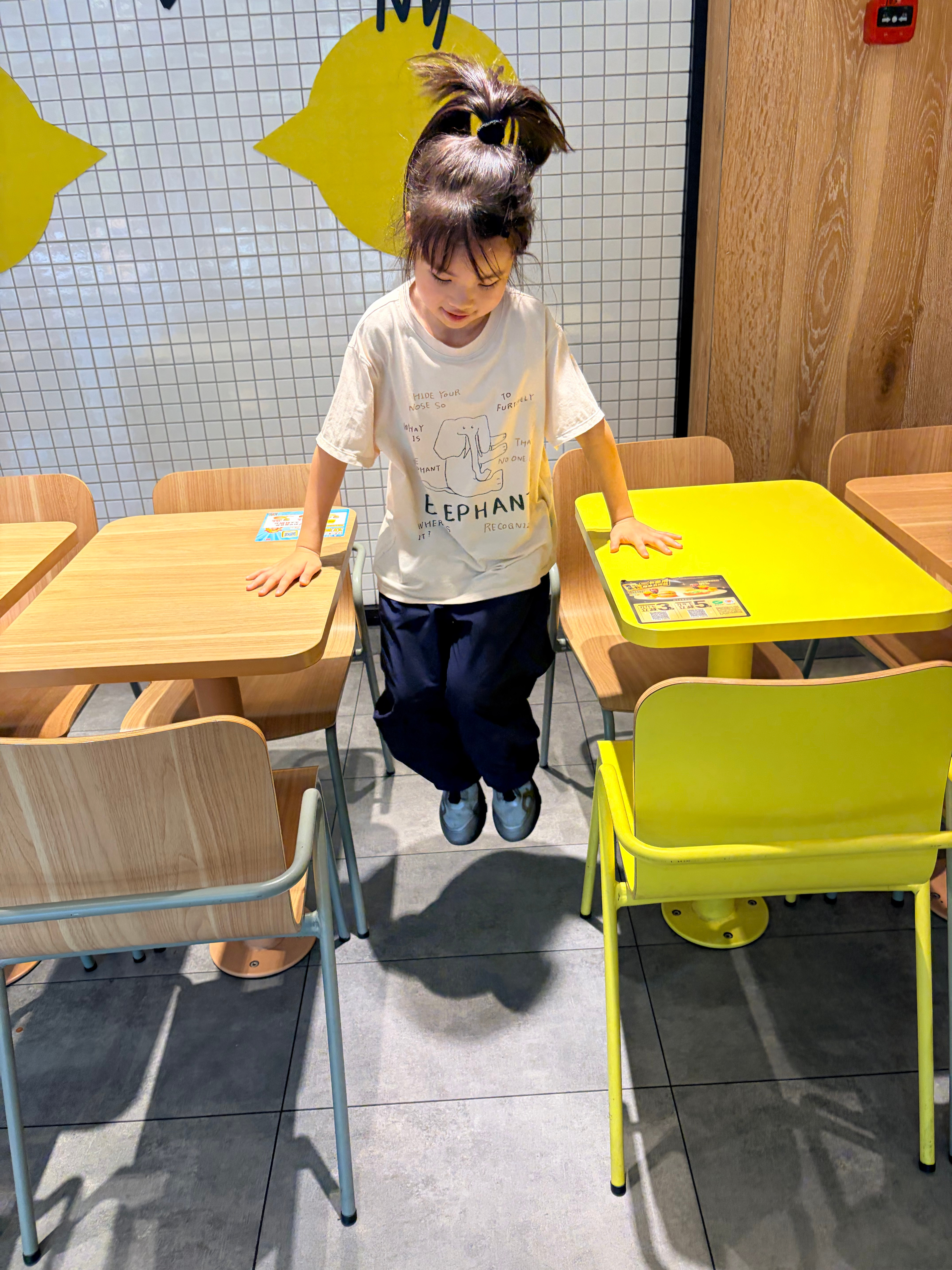 吃的少就是因为运动量不够跳两个多小时舞，一出来就找吃的 ​​​