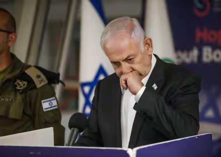 以色列出现《丧尸围城》中乌鸦遮天蔽日的场景，真会是“80年崩溃诅咒”的不祥之兆吗