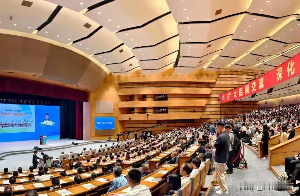 3大信号藏统一密码：2025年的台海，已见大势所趋
 
2025年末的台海风云，