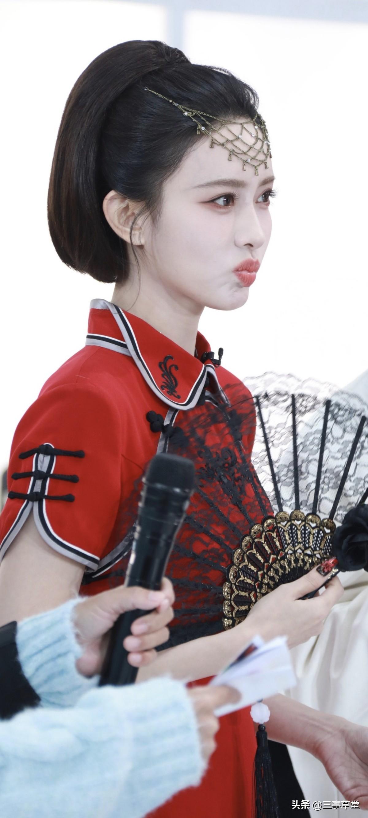 孟子义疯狂好六夜红毯生图来啦，好牛的怼脸状态，昭昭在此，孟姐风采依旧，红裙映日，