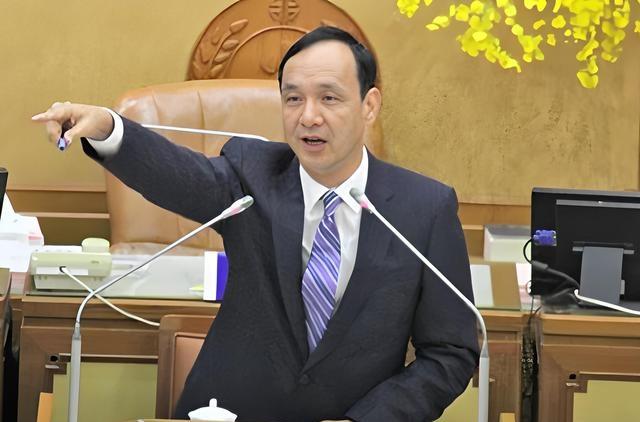 我们举行盛大的九三阅兵时，台湾却传出“不和谐”的声音，国民党主席朱立伦竟声称：抗