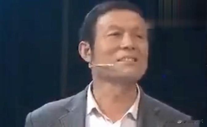 2008年，一场席卷全国的“毒奶粉”事件，将无数家庭推向了绝望的深渊。三鹿集团，