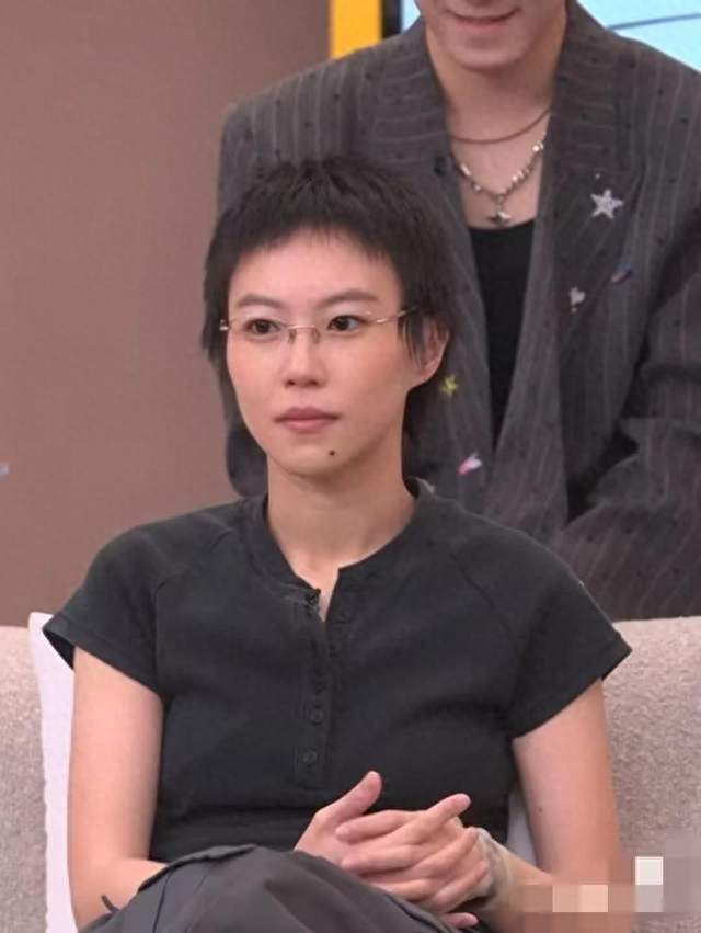 窦靖童难红？长得像窦唯，才华不及王菲