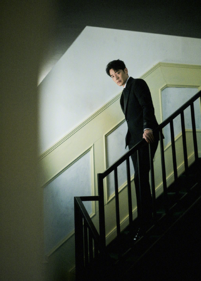 李光洁 完全daddy级别 还得是李光洁真是火速把个人魅力发挥得淋漓尽致了，像是