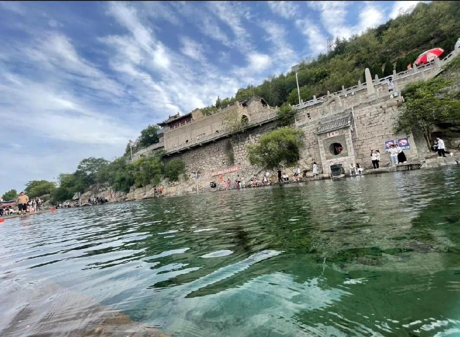 这个世界，对普通人来说就是“过日子”那点事
 
活到现在，我眼里的世界，其实没那