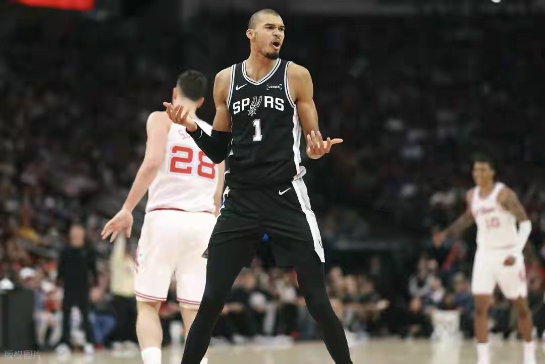 在NBA常规赛中，马刺凭借末节爆发逆转火箭。文班亚马展现统治力，砍下28分、16