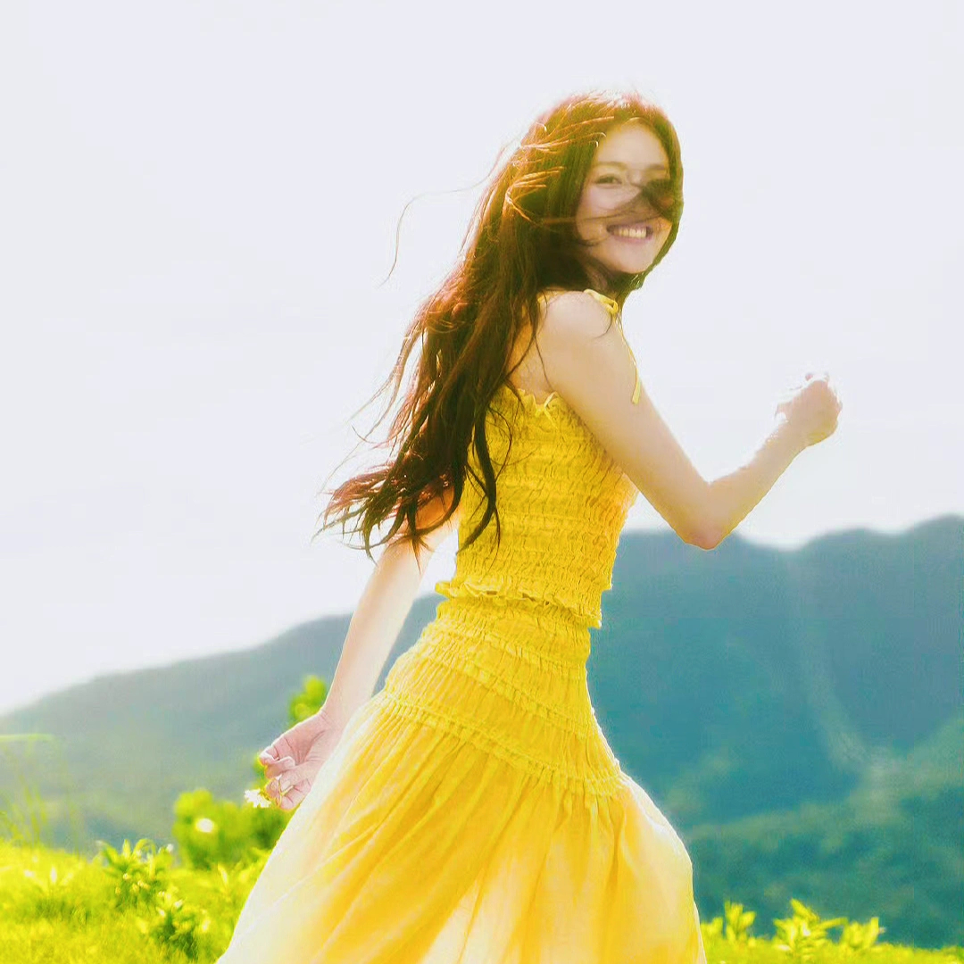 李兰迪  🌼🌻用自己的阳光开出了最明媚的花 ​​​