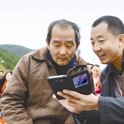 2011年，清华硕士陈行甲到巴东上任，意外发现：自己的"前任女县委书记"竟能在北