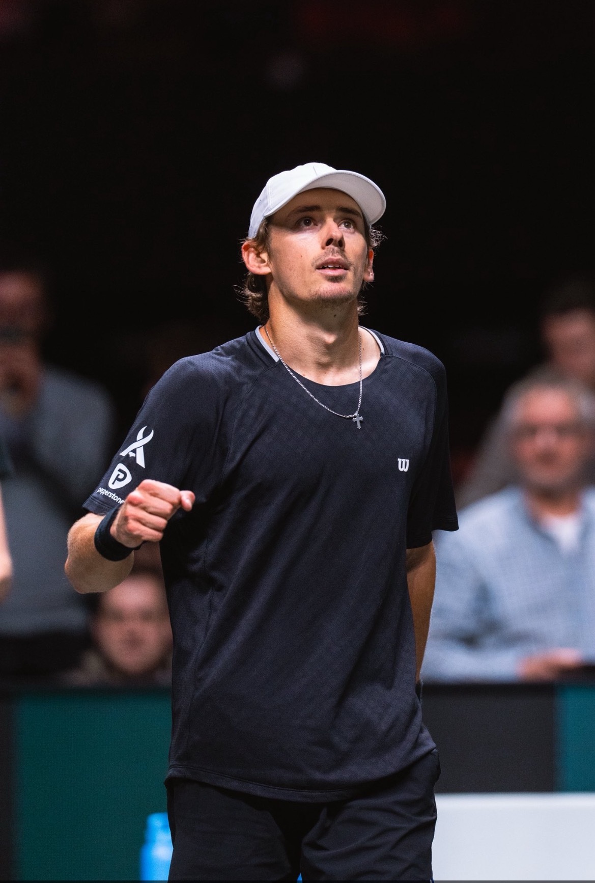 网球talking大会体育大赏 德米纳尔 6-4 6-3 奥贝尔，连续第三年晋级