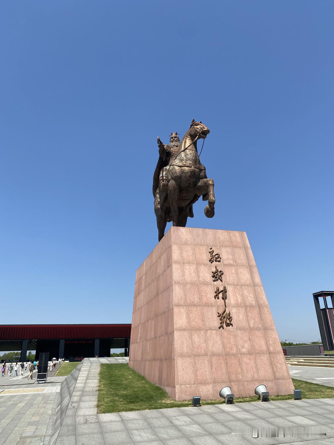 往事越千年，魏武挥鞭

安阳曹操高陵出土，曾经轰动一时。

广大的《三国》迷，脑