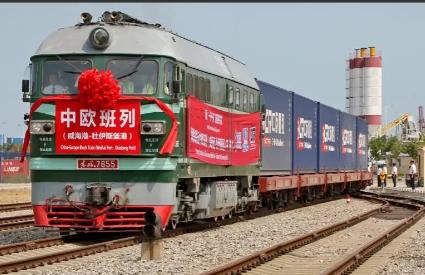 这几天中欧班列滞停白俄罗斯，原因是波兰关闭通道，中国多次交涉，效果不理想。仁君东