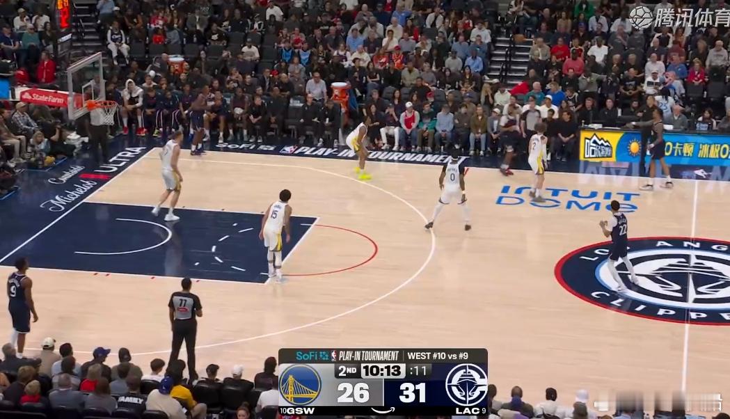 这死脑筋，杰克逊不是复出了吗？又不敢启用，自己相信的就一直用，打勇士你摆4个后卫