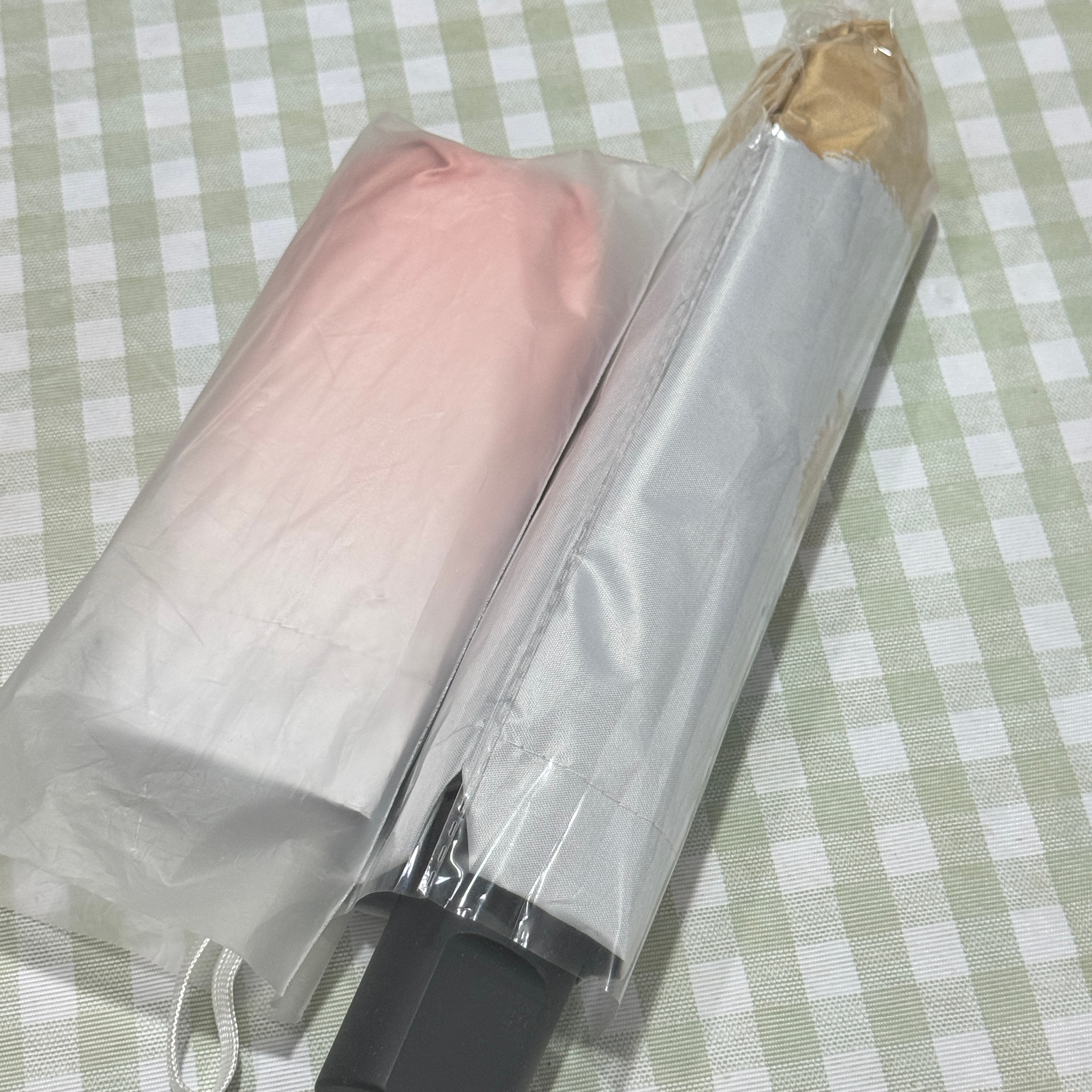 最近一直在下雨 抽把雨伞吧🌂 