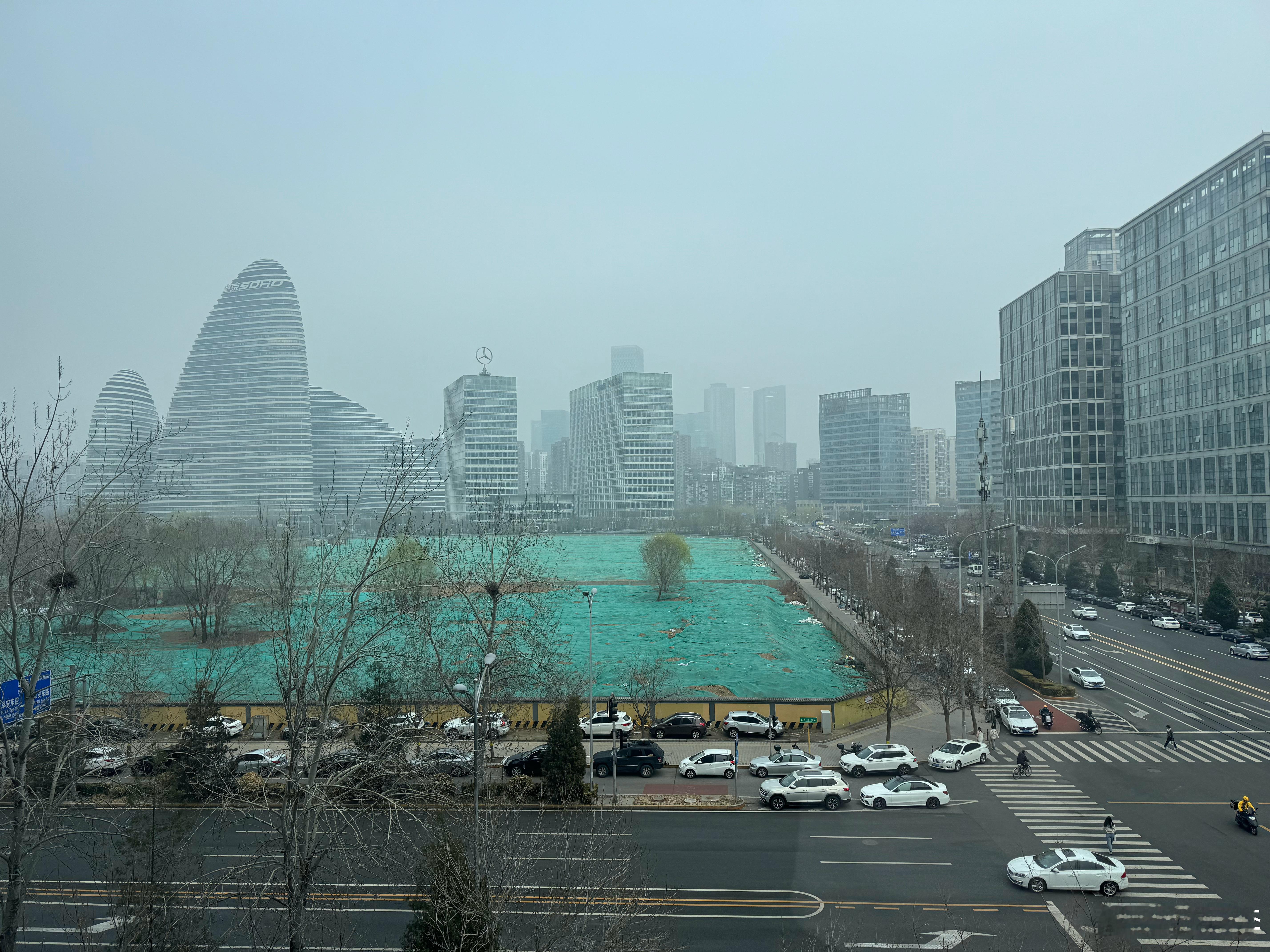 #地磁暴 嗜睡# 这个话题总有种拉不出粑粑怪地球没有吸引力的感觉（开完笑）[二哈