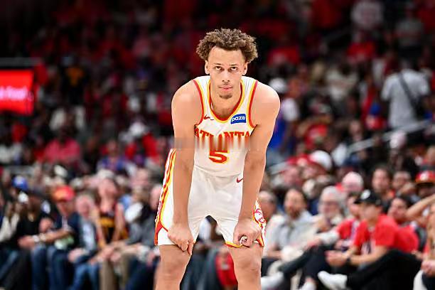 戴森-丹尼尔斯在季后赛中在防守和组织方面的表现都是不错的，甚至能比常规赛还有进一