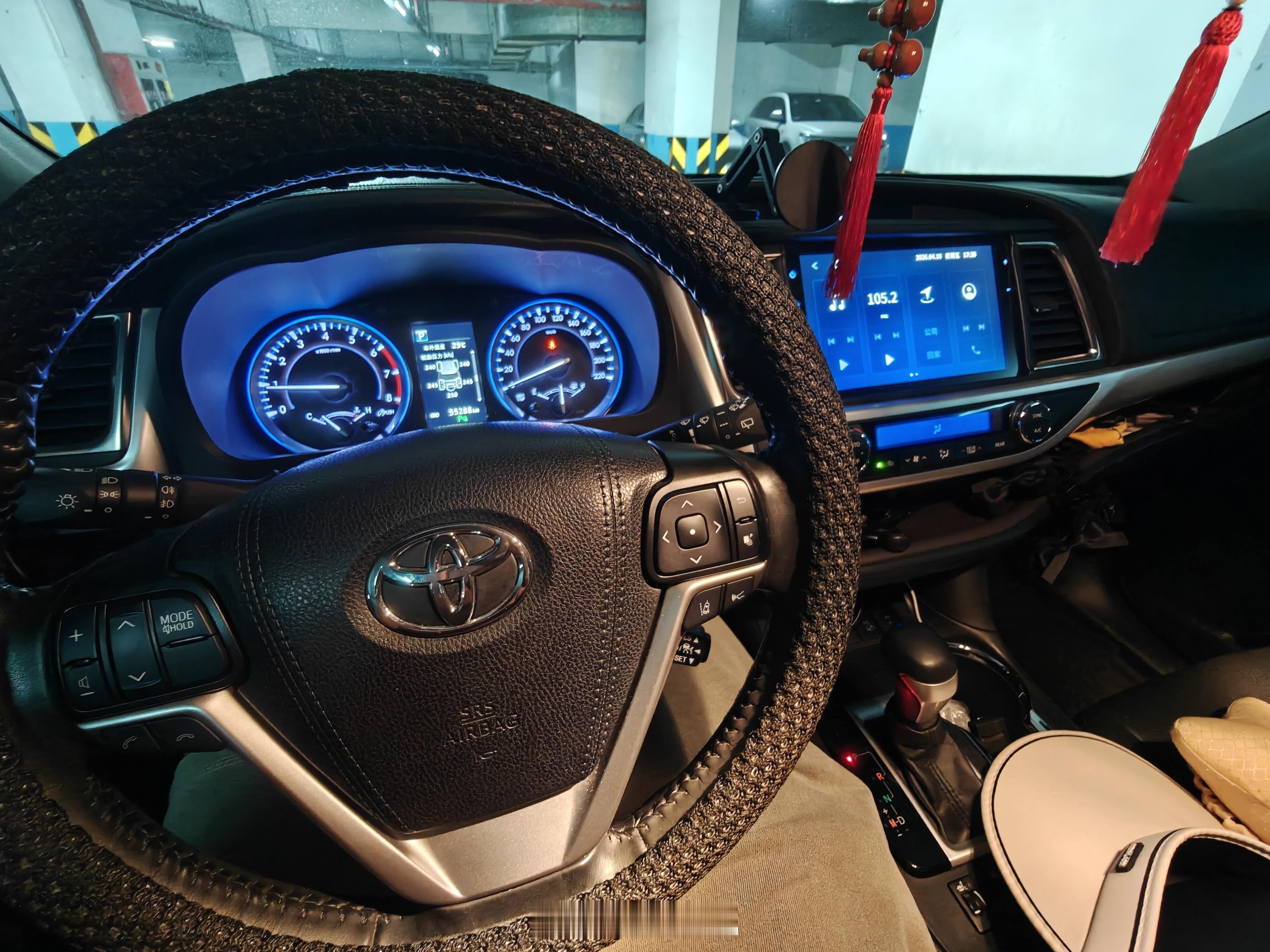 都说广东家庭都会有一台丰田备着！你看，我这老汉兰达也老当益壮啊！明明七座车，硬当