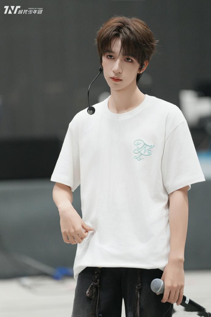 时代少年团盛夏的约定在倒数时代少年团收官联排花絮照时代少年团盛夏的约定在倒数，时