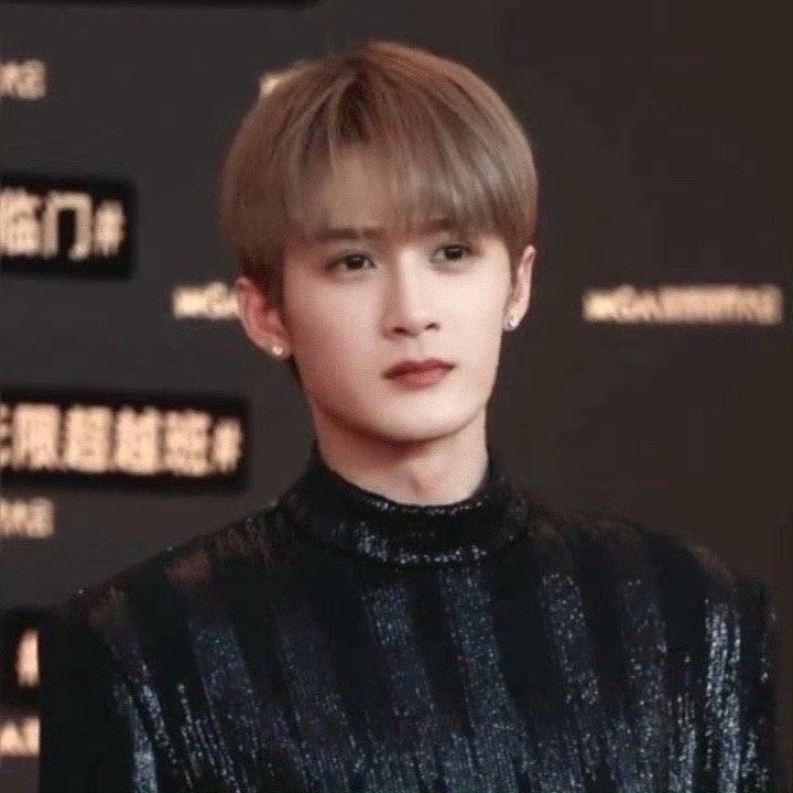 檀健次现在不止身高是硬伤了 ​​​