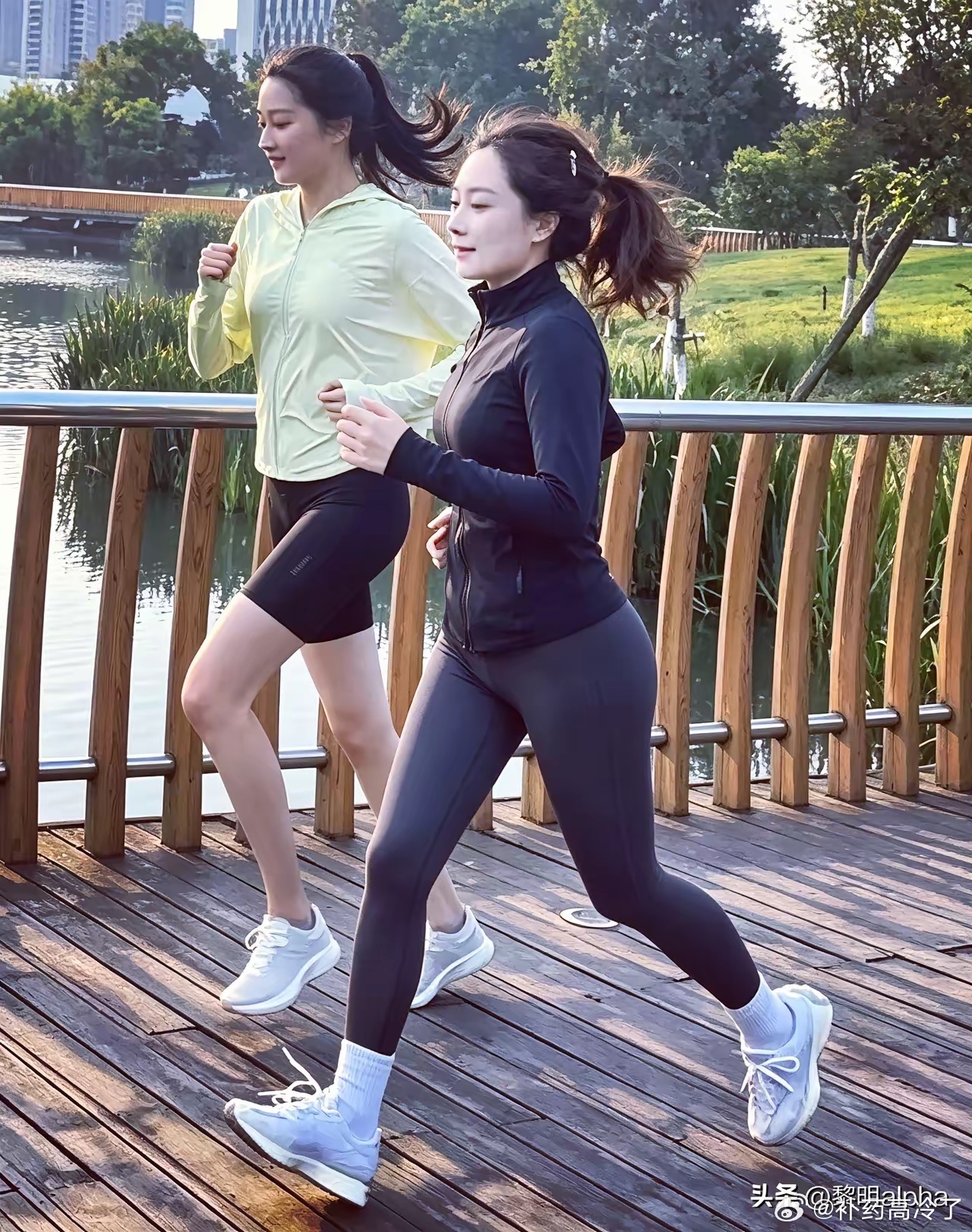 关晓彤户外跑步，这腿是真长啊 