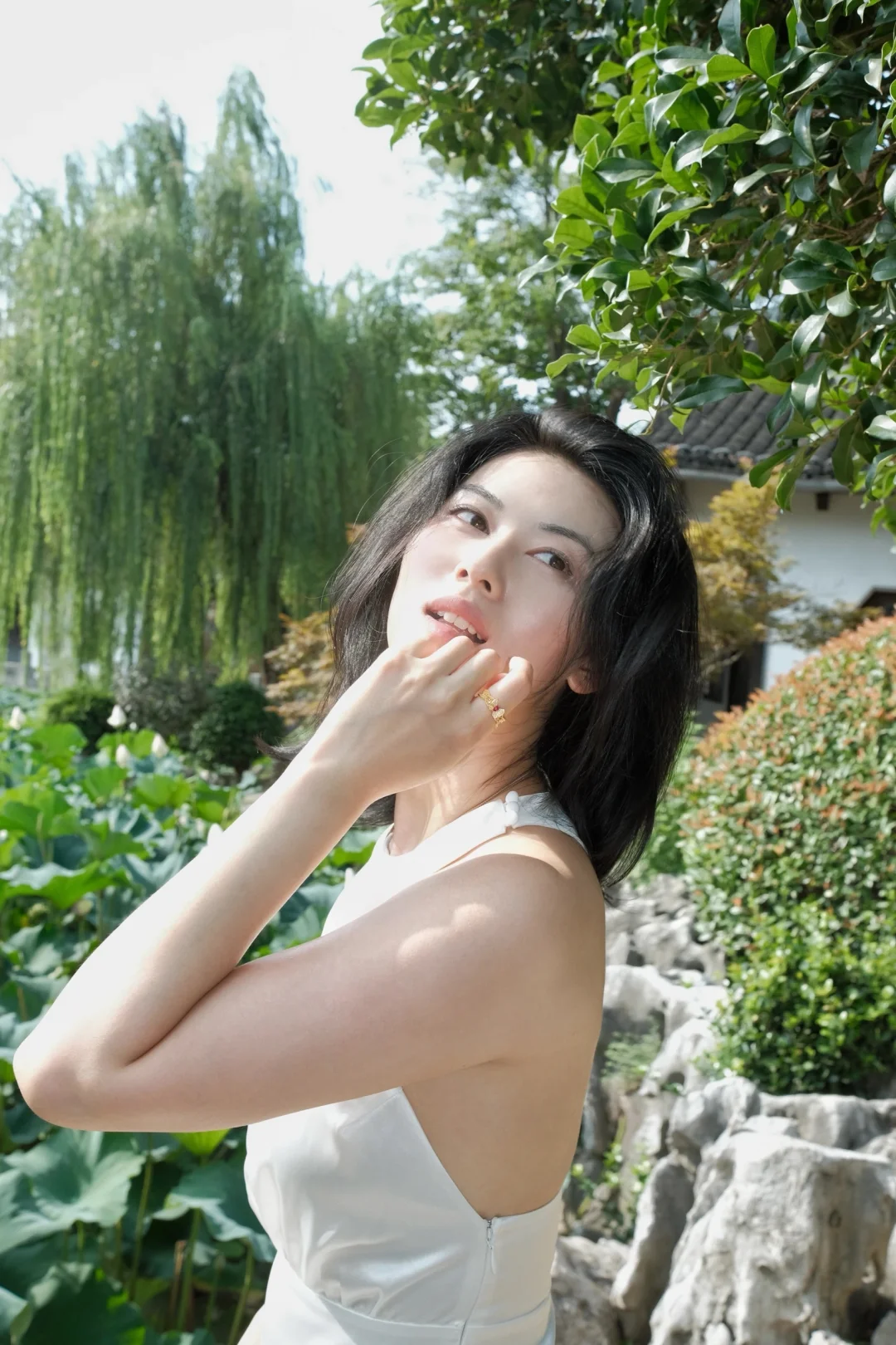 与蝴蝶游愚园，便是自己的时节