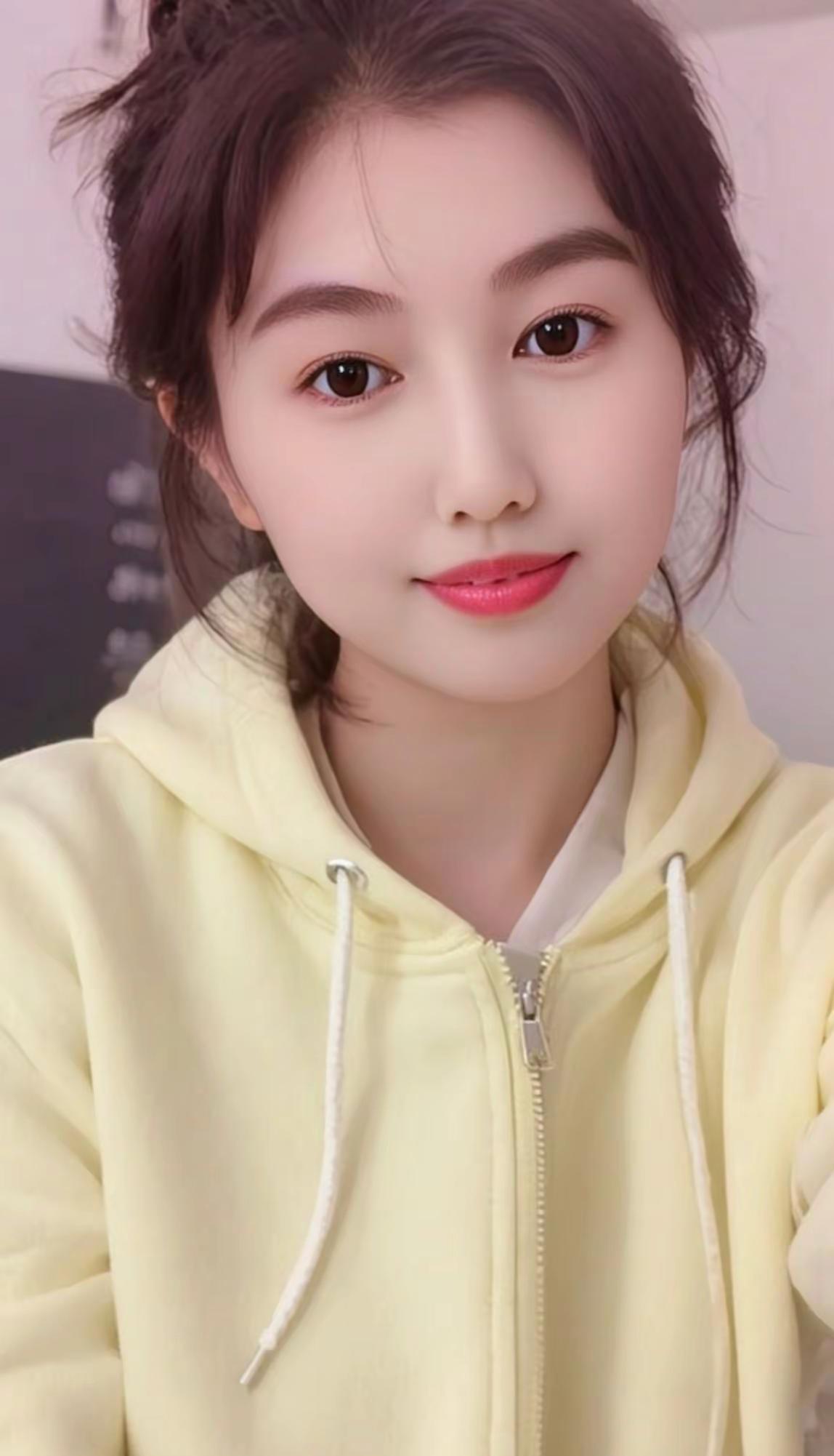 淡淡的就挺好 ，不奢求每一天都过得幸幸福福开开心心 ，只希望今天比昨天顺利一点，