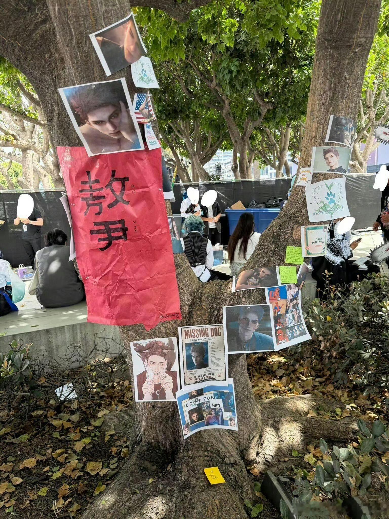 恋与深空玩家给敖尹举办了追悼会 