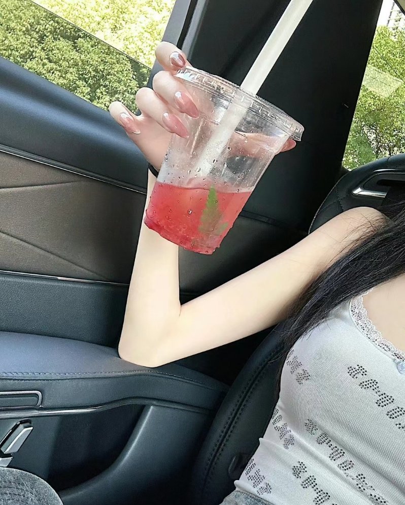 只要你不沉迷房贷车贷 和传宗接代 3000的工资根本花不完 . ​​​