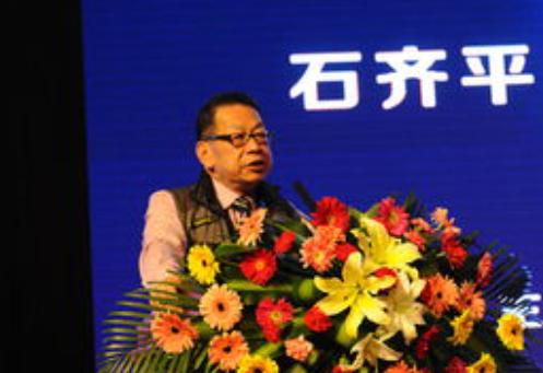 凤凰卫视名嘴石齐平最新发声，句句炸场！

他直言：中国正处在盛世顶点，谁攥紧制造