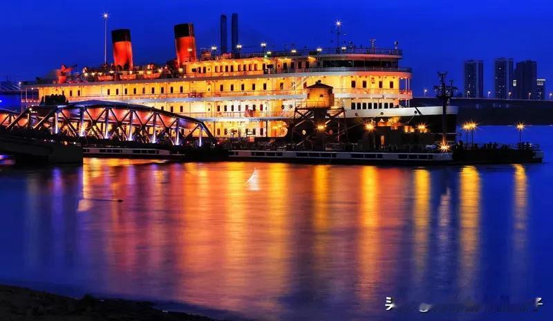 何处才是灵魂最好的归宿？这真是个值得深思的问题。
对女人而言，归宿并非儿子家的天