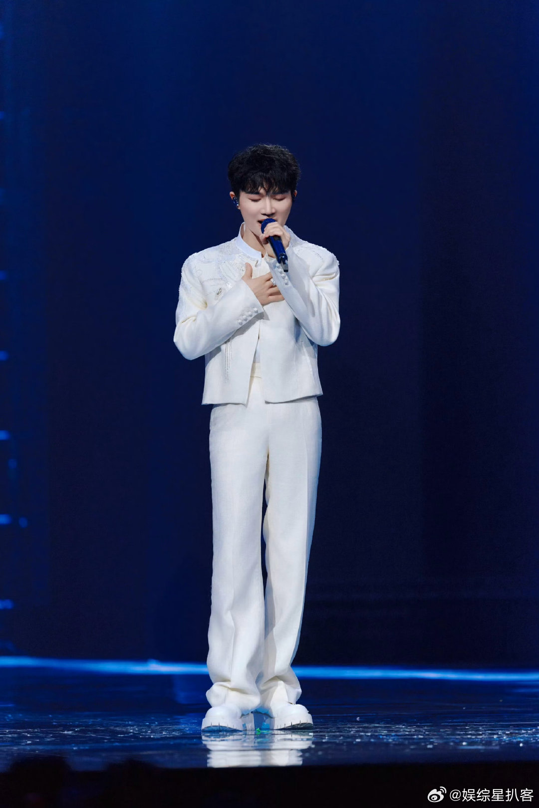 周深官宣出席阅文IP盛典阅文IP盛典 周深加盟阅文IP盛典！嗓音自带故事感，把网