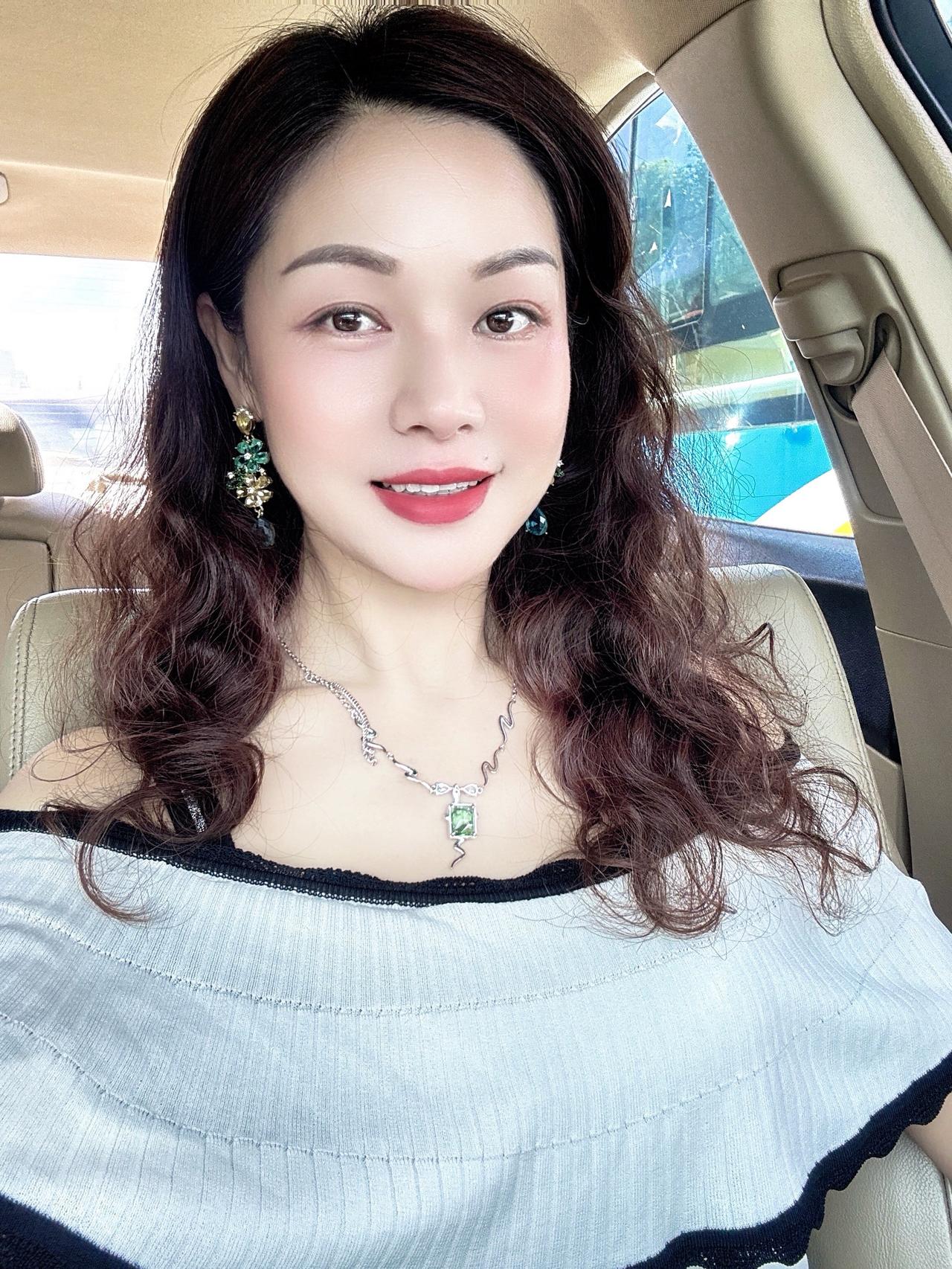 一笑能消千般苦，心安可抵万重难。你以为的过不去，其实都会慢慢过去。此刻给自己一个