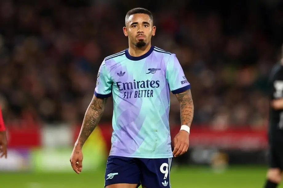 北京时间1月2日，英超第19轮，阿森纳客场对阵布伦特福德。上半场枪手13分钟丢球