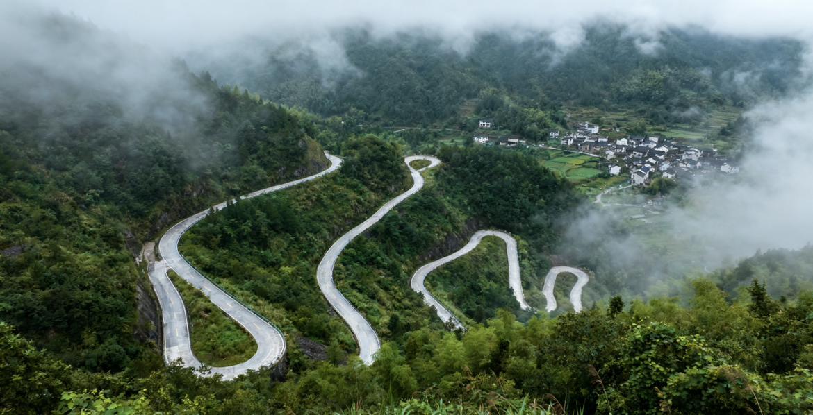 国庆自驾，你还在往网红景点的车海里“卷”吗？作为一个跑遍大江南北的自驾老炮，我真