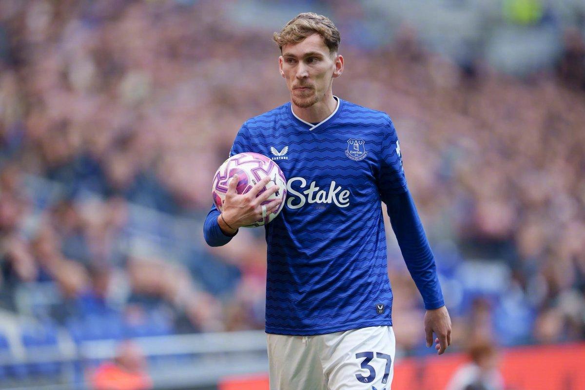 📢 突发：詹姆斯·加纳的名字在曼联一月份潜在中场引援名单上的排名正在上升。消息