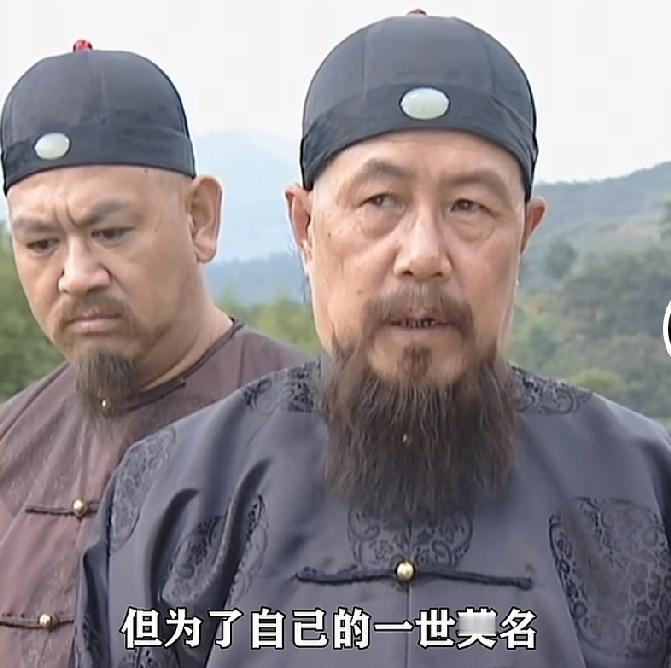 每当觉得自己笨，肯定成不了事的时候，总想起曾国藩来。这伙计背书背半天没背下来，结