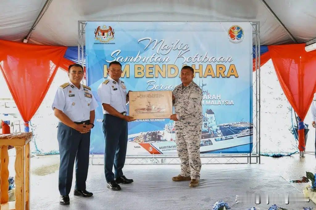 🇺🇸🇲🇾美国海岸警卫队巡逻艇“坚毅号”（WMEC-623）于2025年9