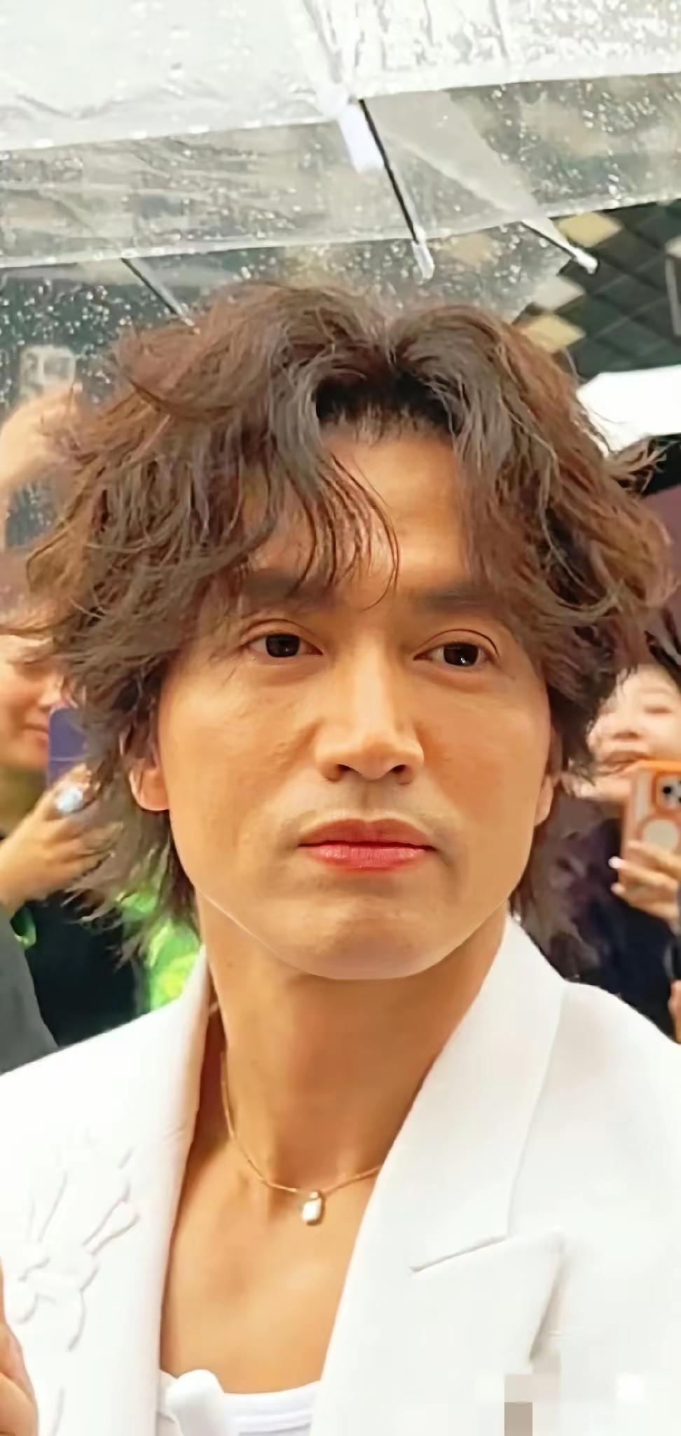 离开美颜滤镜的言承旭最少老了十岁[捂脸]