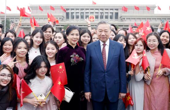 成了，越南答应中国了
 
北京时间4月15日，中越双方举行了会谈，最终顺利谈妥，