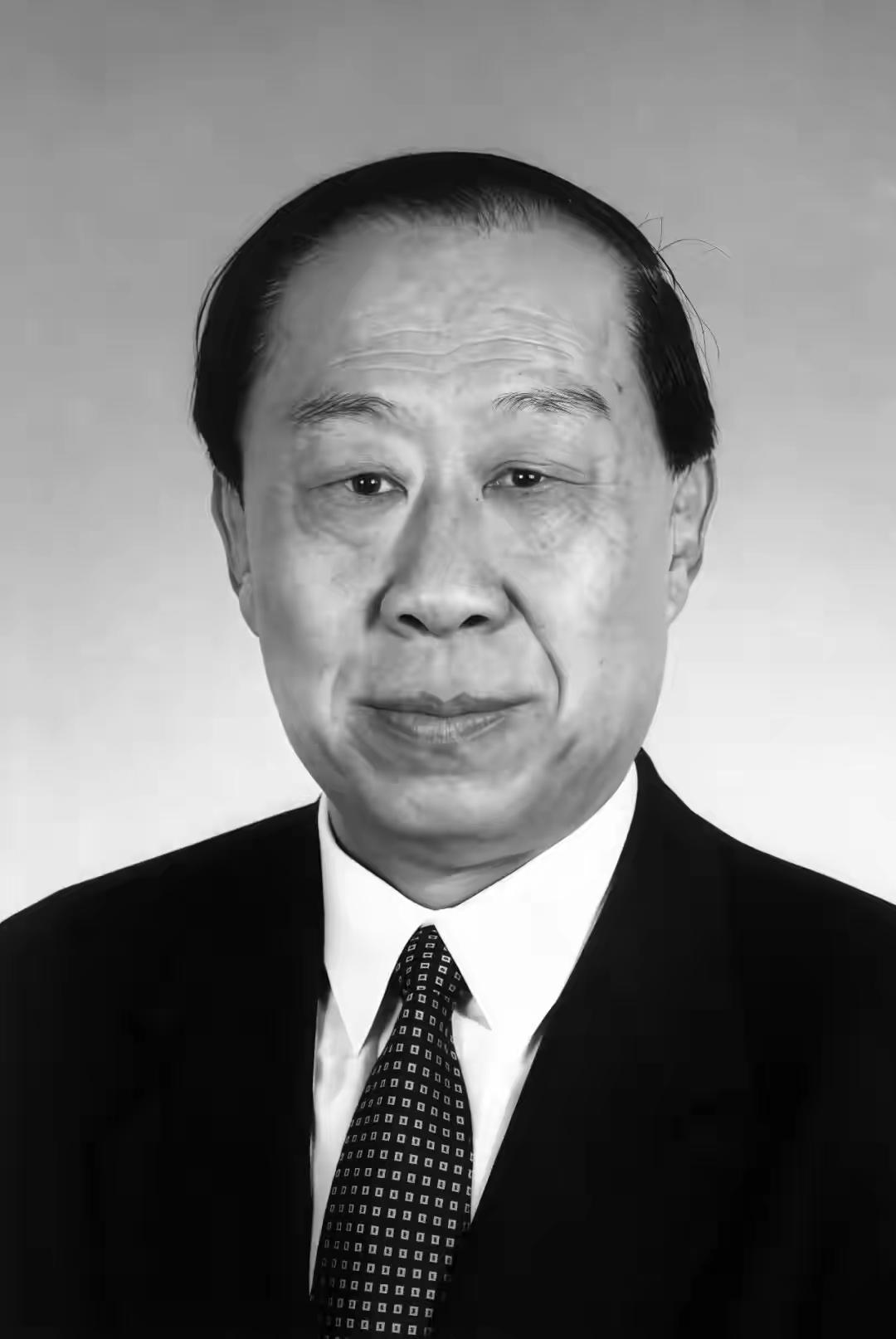 中国海洋大学原校长管华诗院士的不幸逝世，是中国海洋大学的重大损失，也是青岛海洋科