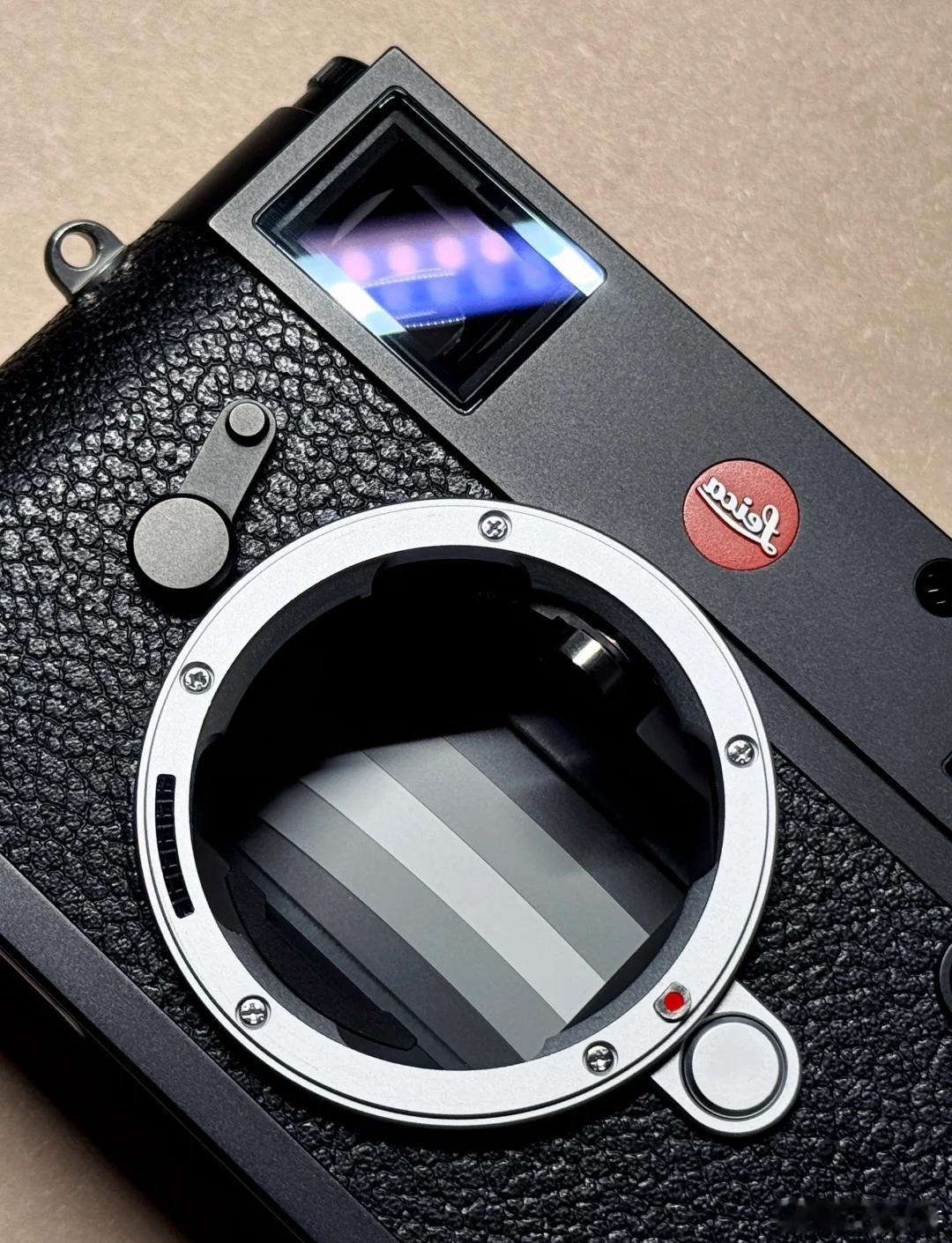 曝黑石拟出售徕卡相机公司黑石拟以10亿欧元出售徕卡控股权，成为高端影像市场的一次