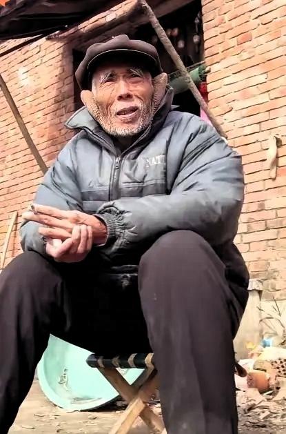 1949年，敌人让杨钦典把白公馆剩下的19名地下党员全部杀了，这时，一个地下党员